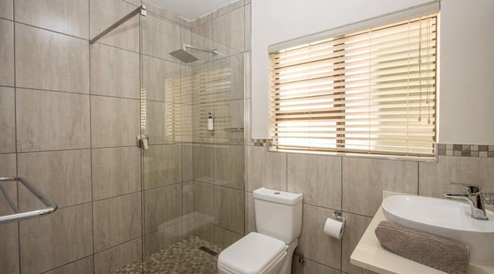 Banana Beach Club E2