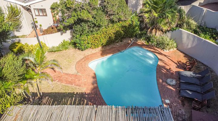 Banana Beach Club D11