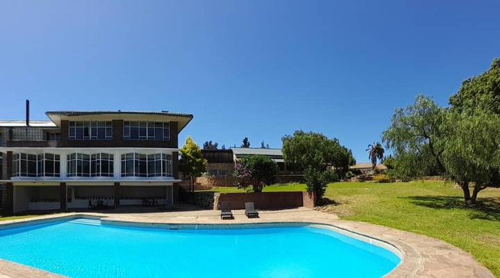 Brondesbury Park Hotel Nyanga