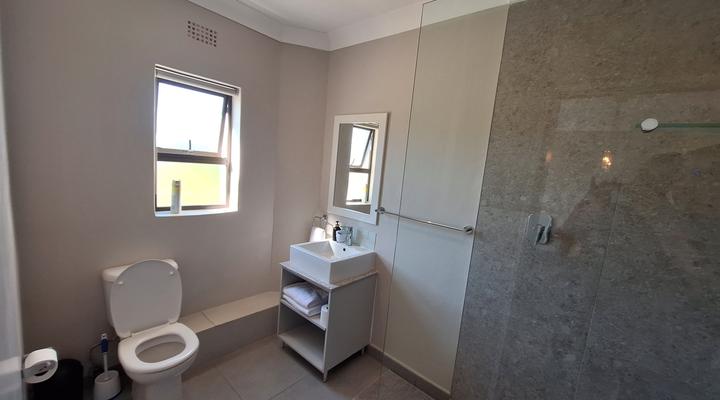 Mount Castleton: Luxurious 4-Star Graded Apartment