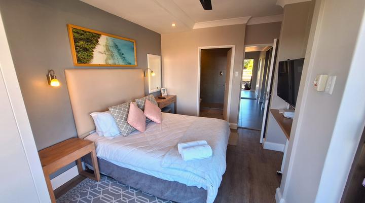 Mount Castleton: Luxurious 4-Star Graded Apartment