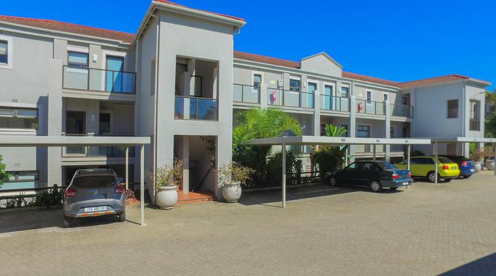 Mount Castleton: 4-Star Graded Luxury Apartment