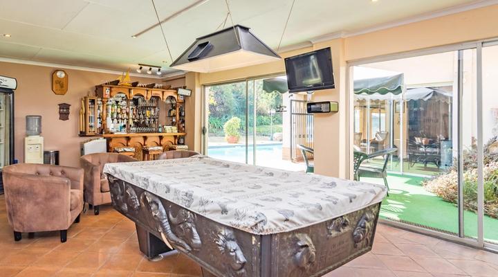 Ipe Tombe Guest Lodge