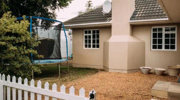 Airlie Road Family Retreat