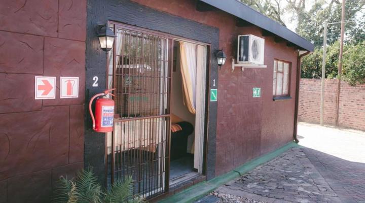 Lekkerbly Chalet Guest House