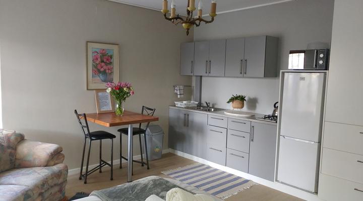 Unit Esmè & Unit Maria