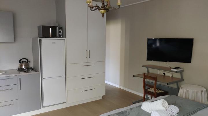 Unit Esmè & Unit Maria