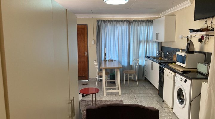 5th Avenue Guest House
