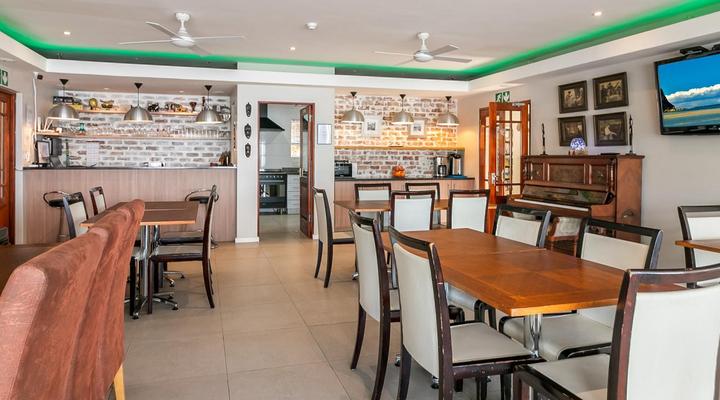 Phoenix Lodge and Waterside Accommodation