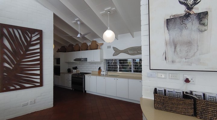 Hidden Heights Beach House, 25 Magai Drive