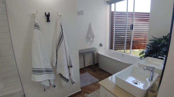 Hidden Heights Beach House, 25 Magai Drive