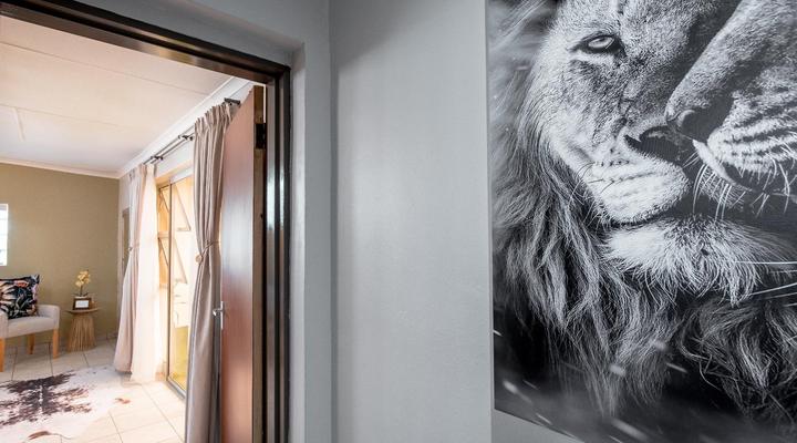 Meerkat Manor Self-catering and Accommodation