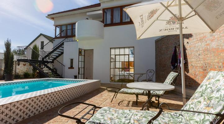 La Maison On Main - 3 Bedroom Self Catering Villa