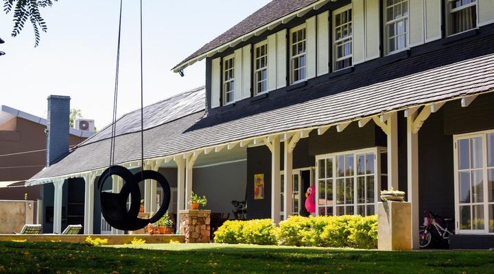 Treehouse on Maple B&B