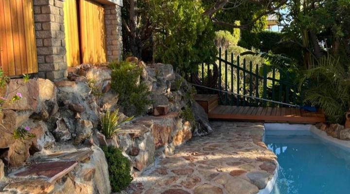 Artists Cottages Gordon's Bay