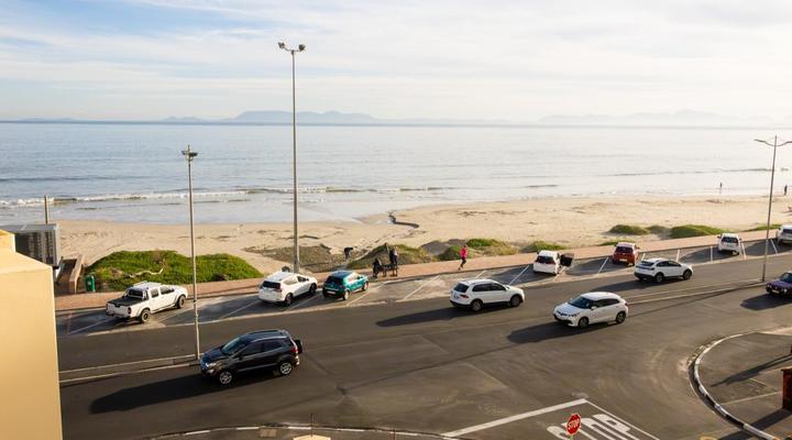 Romilly 32 Beachfront