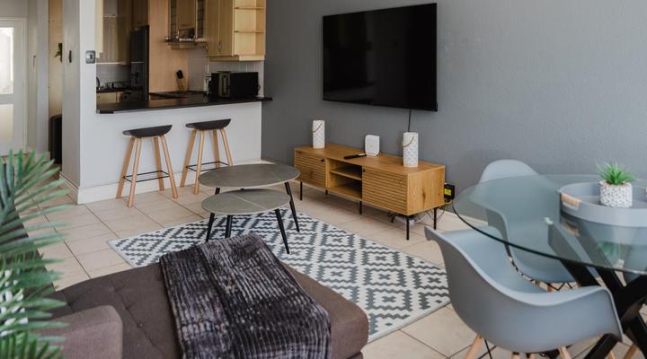 Romilly 32 Beachfront