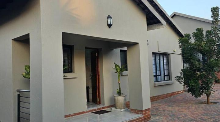 Vaendzi Lodge (self-catering)