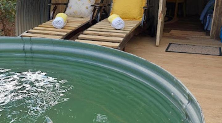 11 Mountain Stream Hot Tub Accommodation