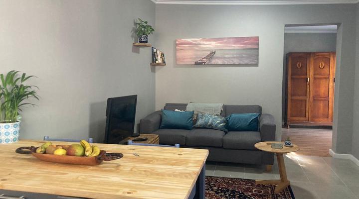 Tranquil Garden Cottage