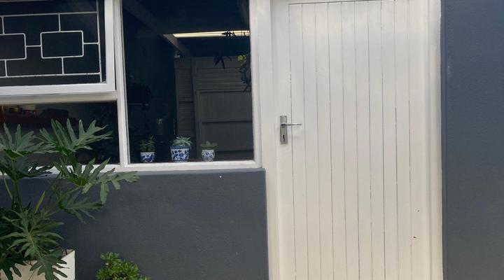 Tranquil Garden Cottage