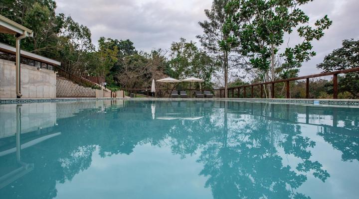 Bush Baby Valley Lodge