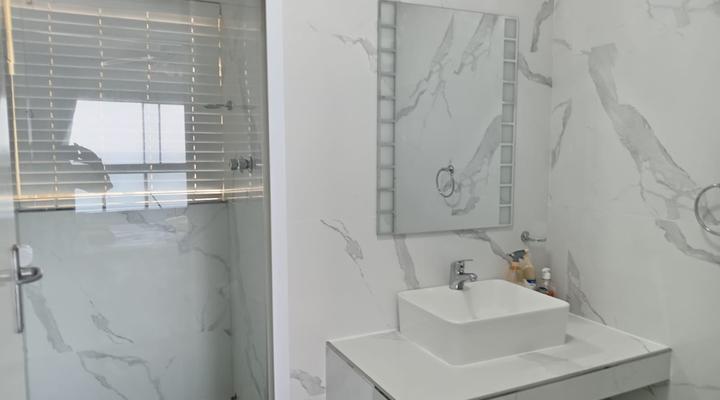 1703 on high tide AMANZIMTOTI