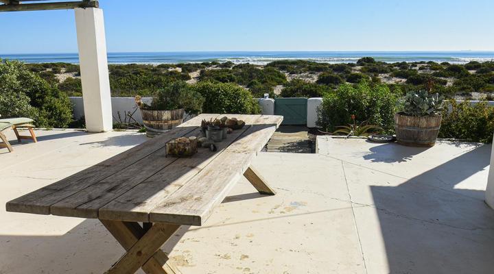 Skuurtjies – Beach Front Holiday