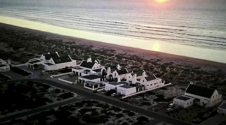 Skuurtjies – Beach Front Holiday