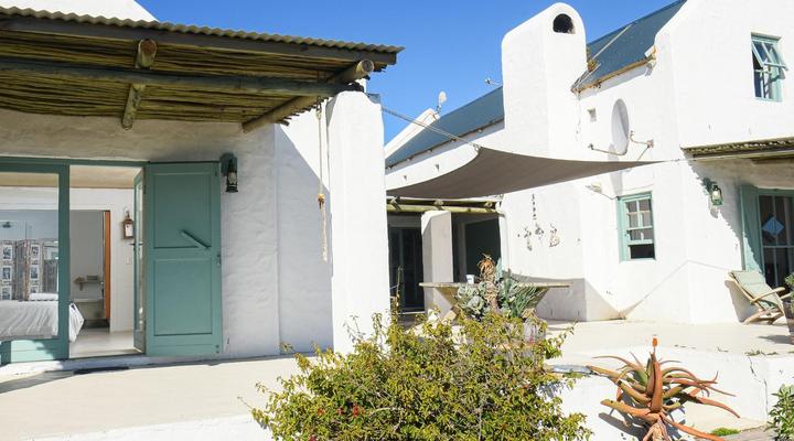 Skuurtjies – Beach Front Holiday