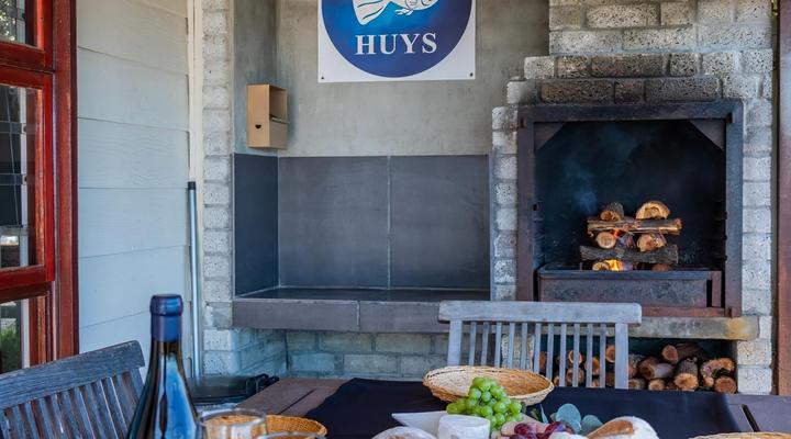 Guppy Huys Oceanfront Bungalow