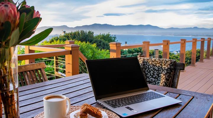 Guppy Huys Oceanfront Bungalow