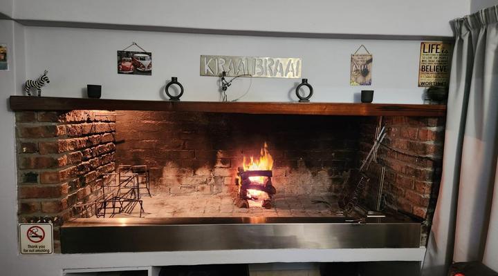 25 On Main Struisbaai