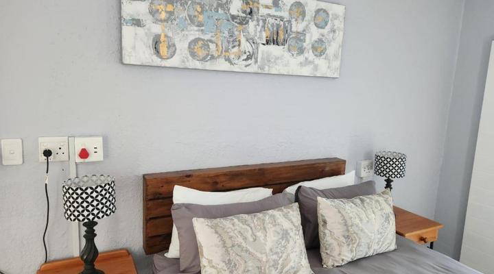 25 On Main Struisbaai