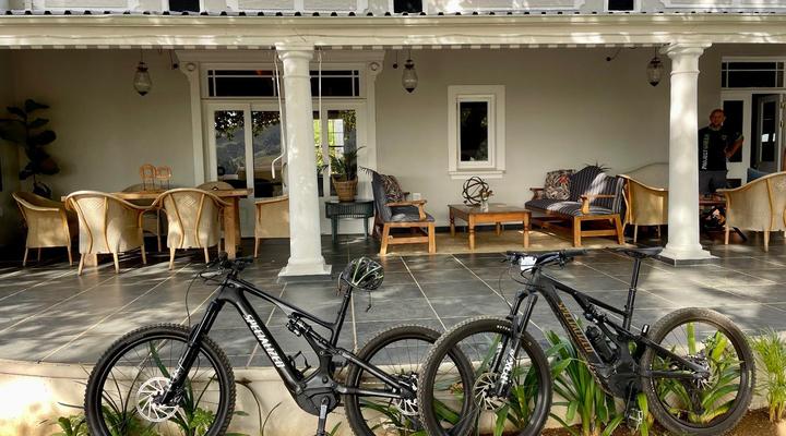 Banhoek Corner Guesthouse