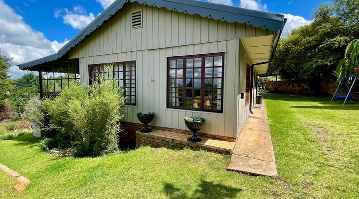 The Hedge at Dullstroom Cottage