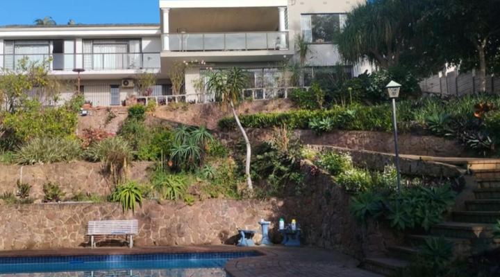 The Tropical Hut Lodges