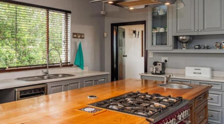 The Tropical Hut Lodges