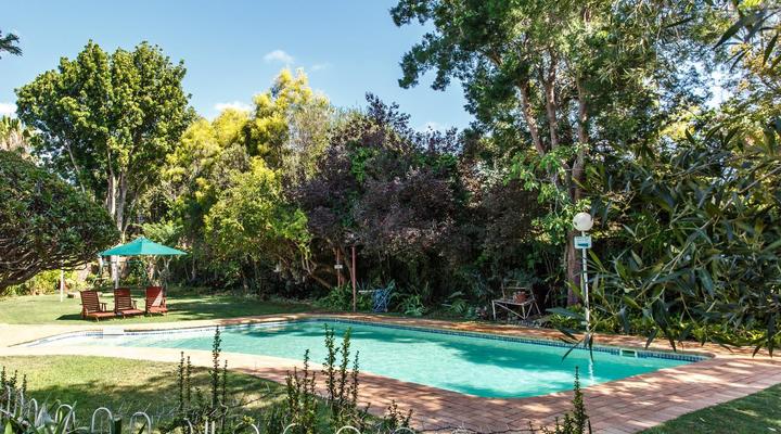 Raw Karoo Guest House