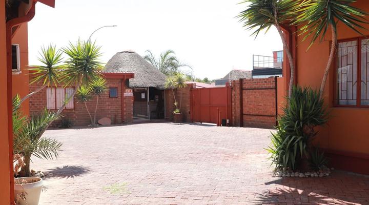 Oluzizi Guest House