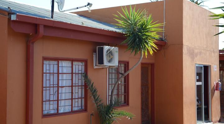 Oluzizi Guest House