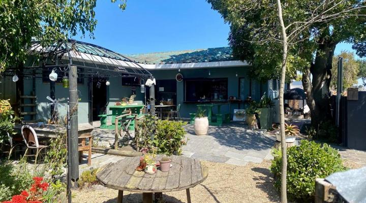 Suzie's Coffee Shop Bed & Breakfast