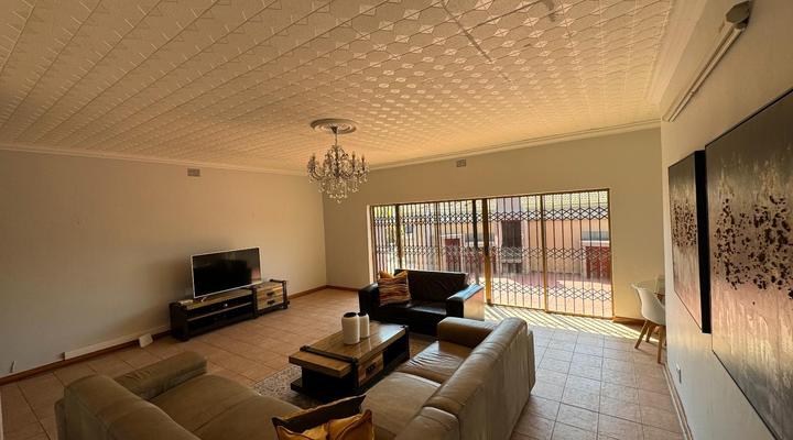 Leas Furnished Apartments - Waterkloof