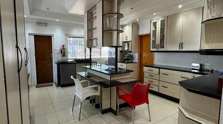 Leas Furnished Apartments - Waterkloof