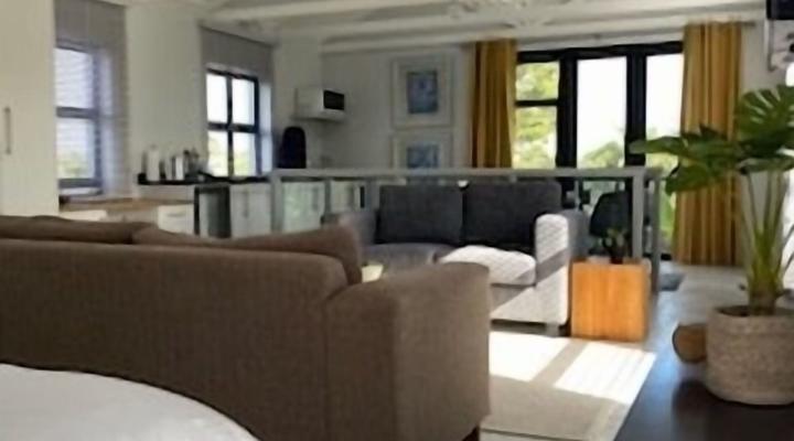 Cozy spacious loft on 4th Avenue