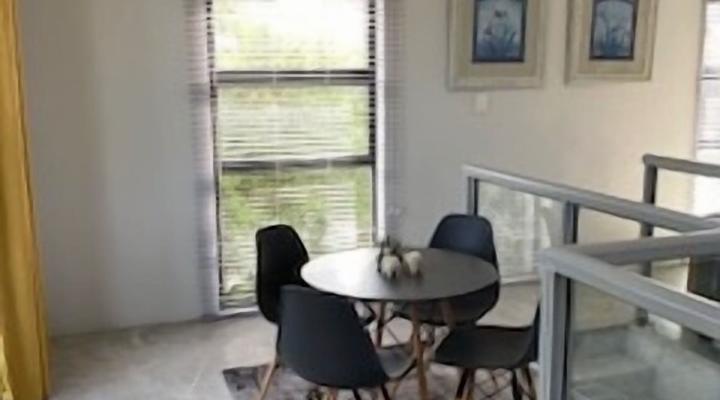 Cozy spacious loft on 4th Avenue