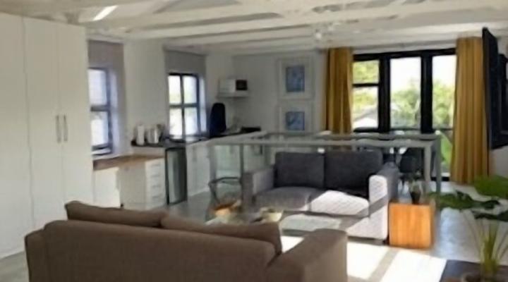 Cozy spacious loft on 4th Avenue