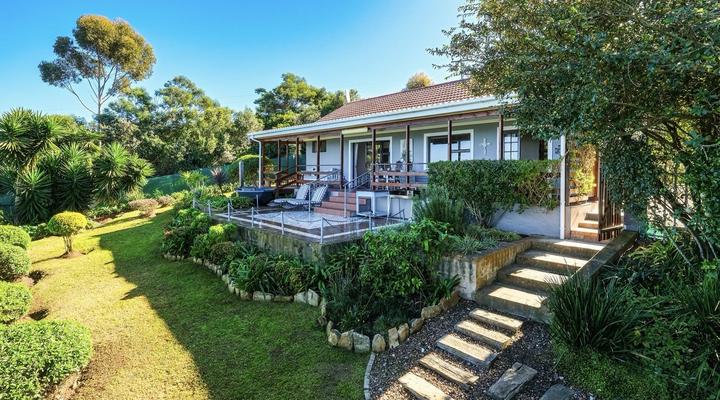 Victoria Bay Holiday Cottage