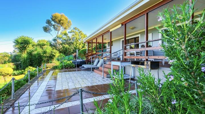 Victoria Bay Holiday Cottage