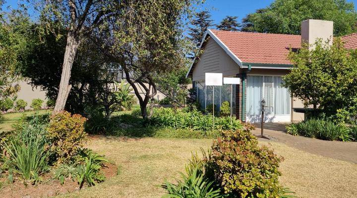 Airport Inn B&B and Emerald Guest House